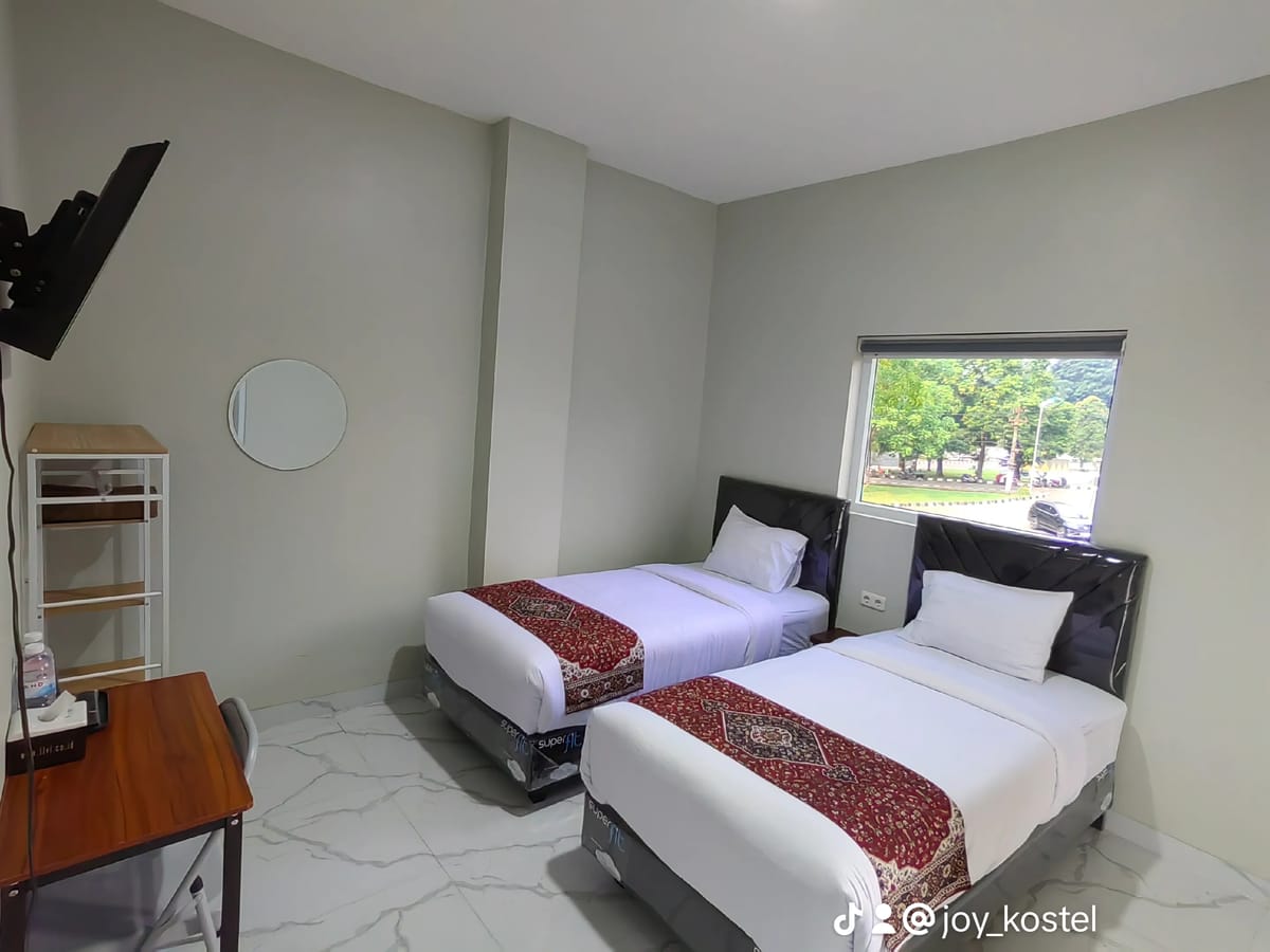 Joy Hotel — 3