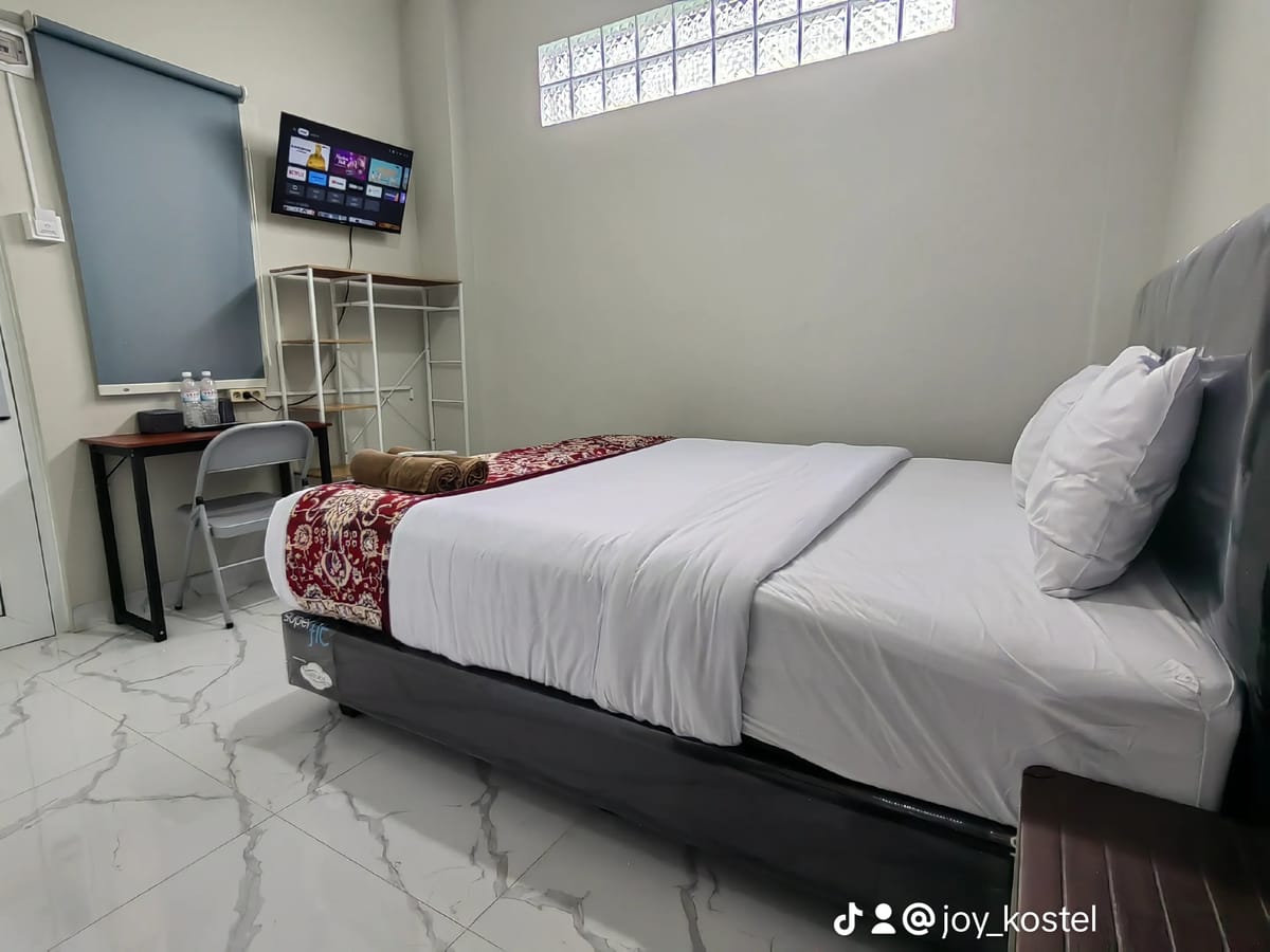 Joy Hotel — 4