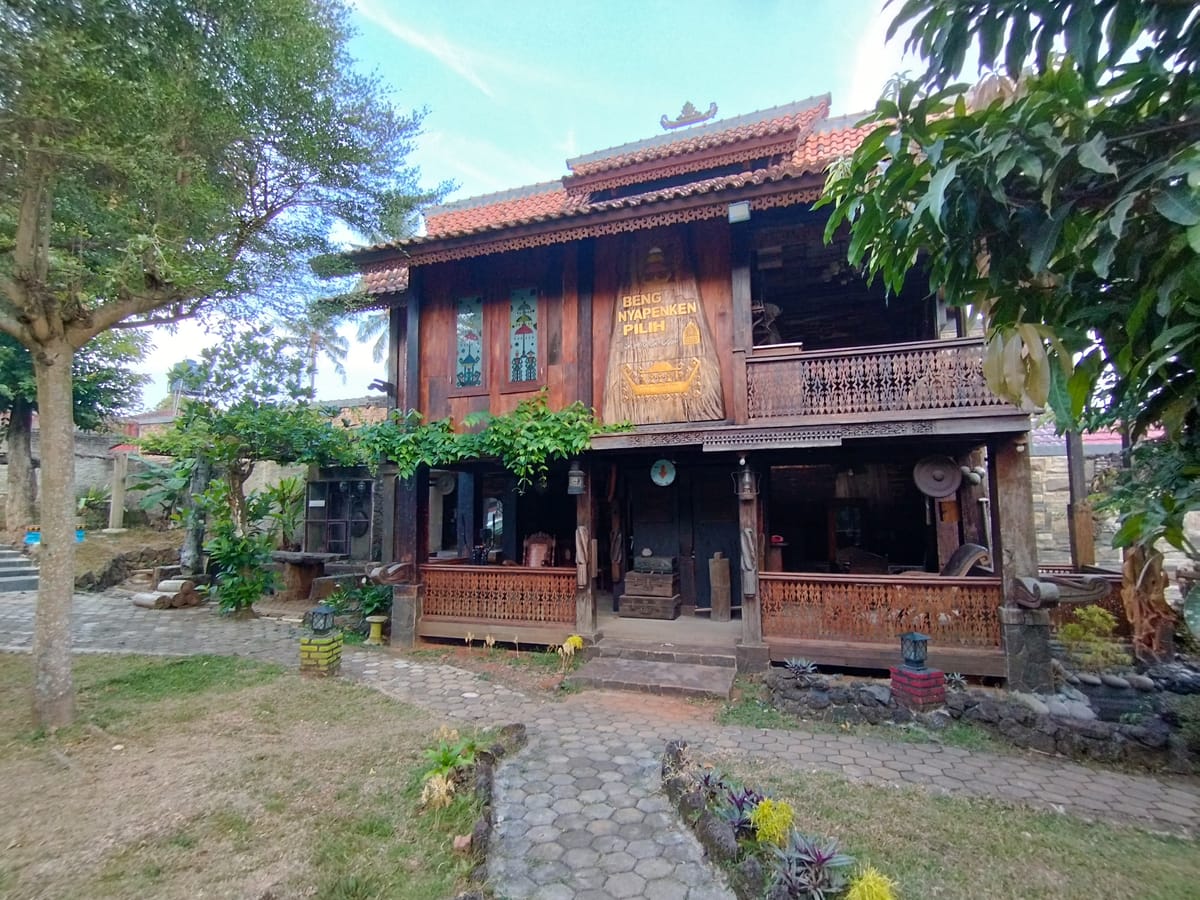 Nuwono Tasya Guesthouse — 2