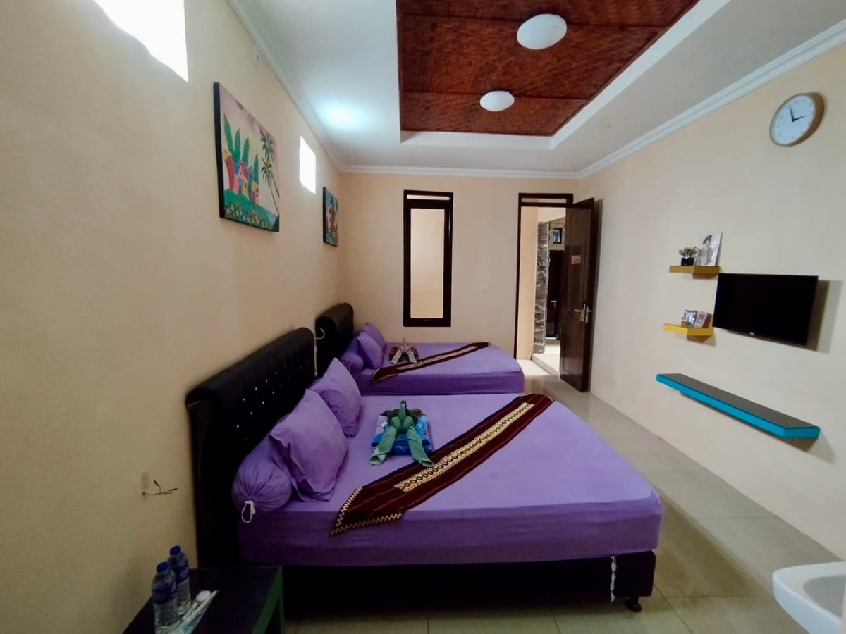 Nuwono Tasya Guesthouse — 3