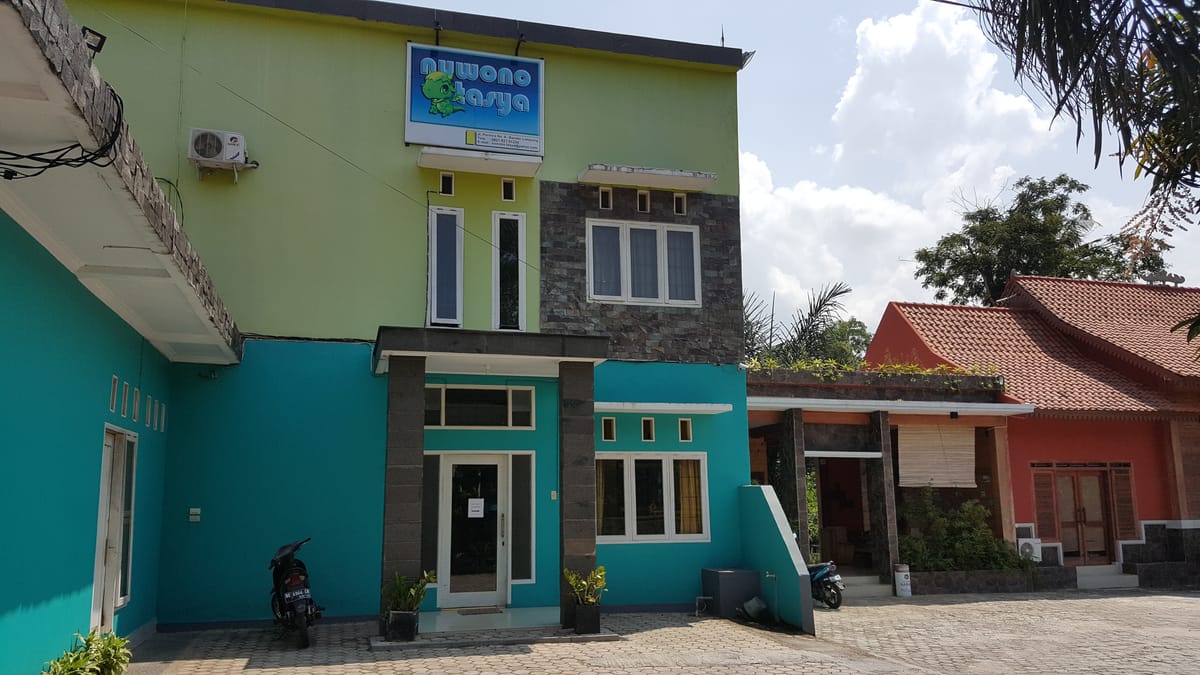 Nuwono Tasya Guesthouse — 4