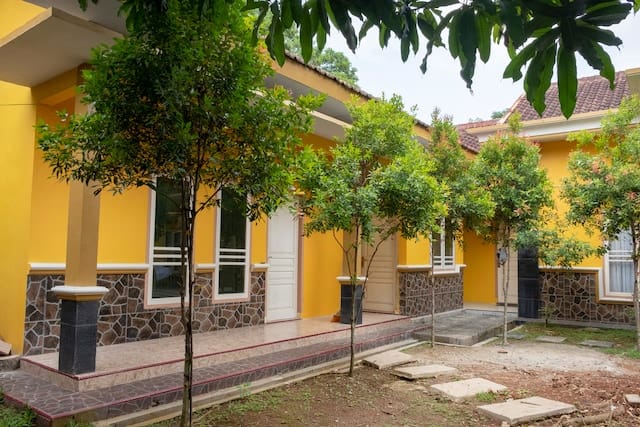 OYO 3115 Branti Raya Guest House Syariah — 3