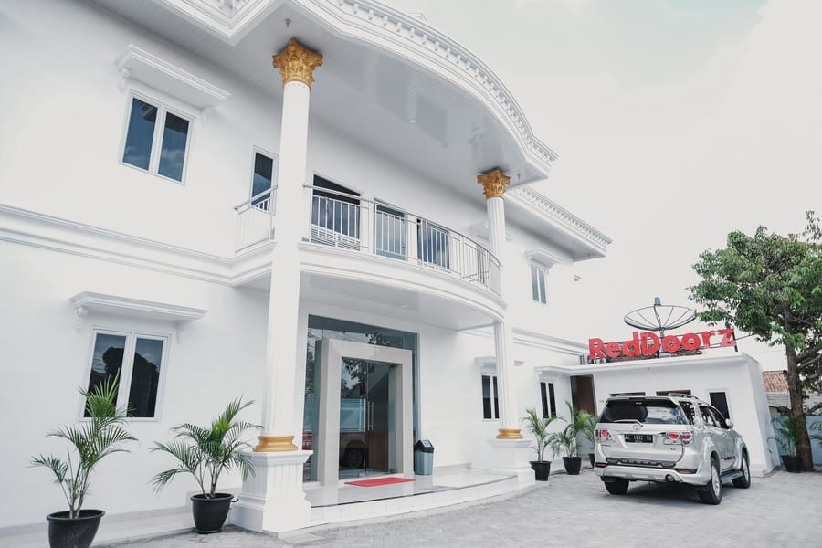 RedDoorz Syariah near Transmart Lampung — 2
