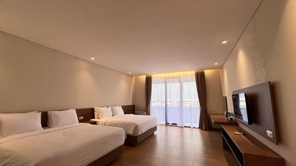 YES Hotel — 1