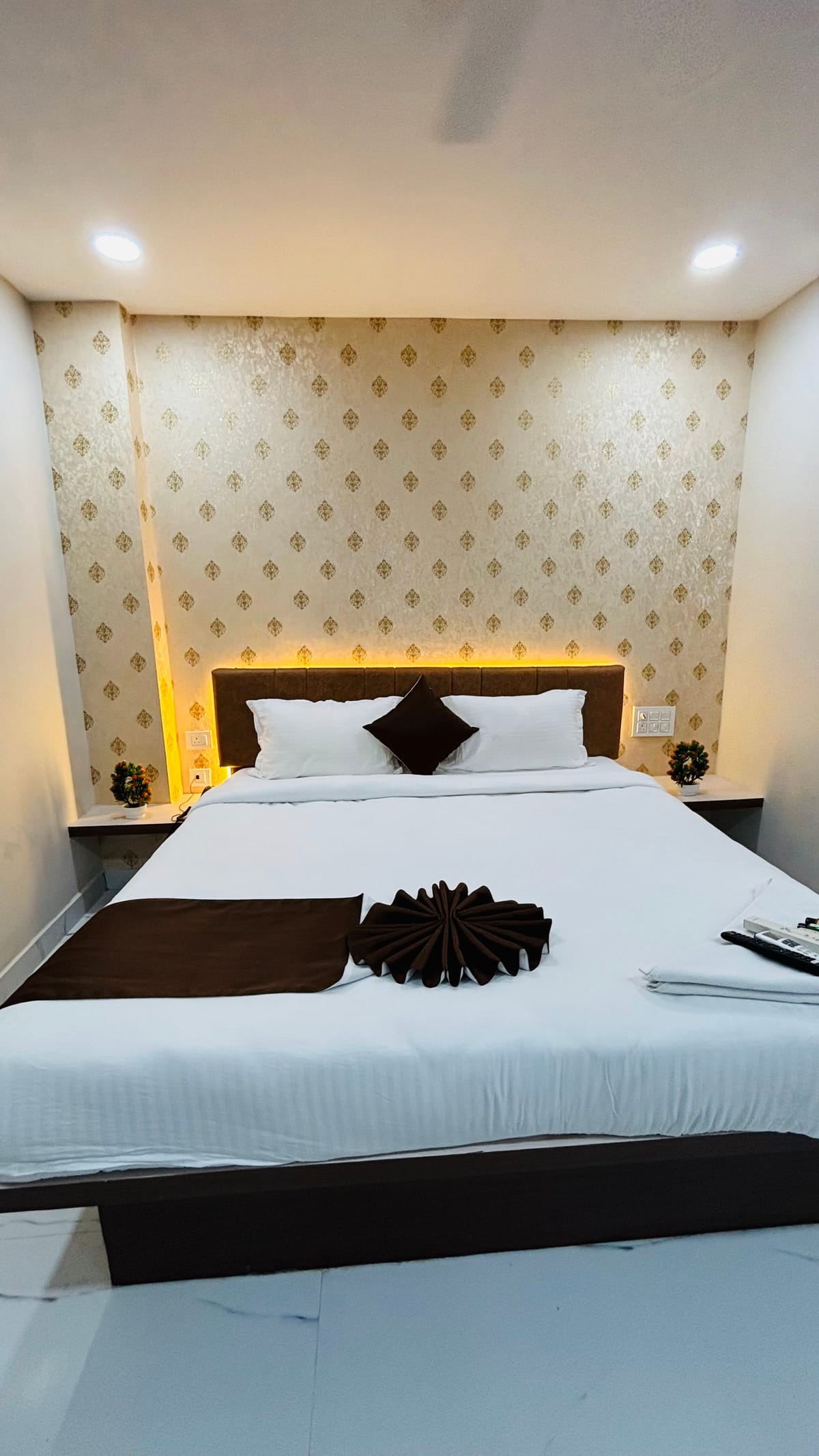 Hotel Mithra Grand — 4