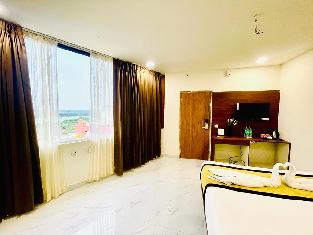 Hotel SM Eagle Grand Airport Zone Hyderabad Shamshabad — 3