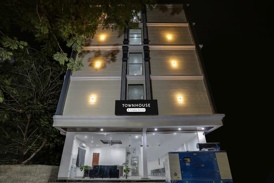 Townhouse by OYO Shamshabad Near Airport — 1