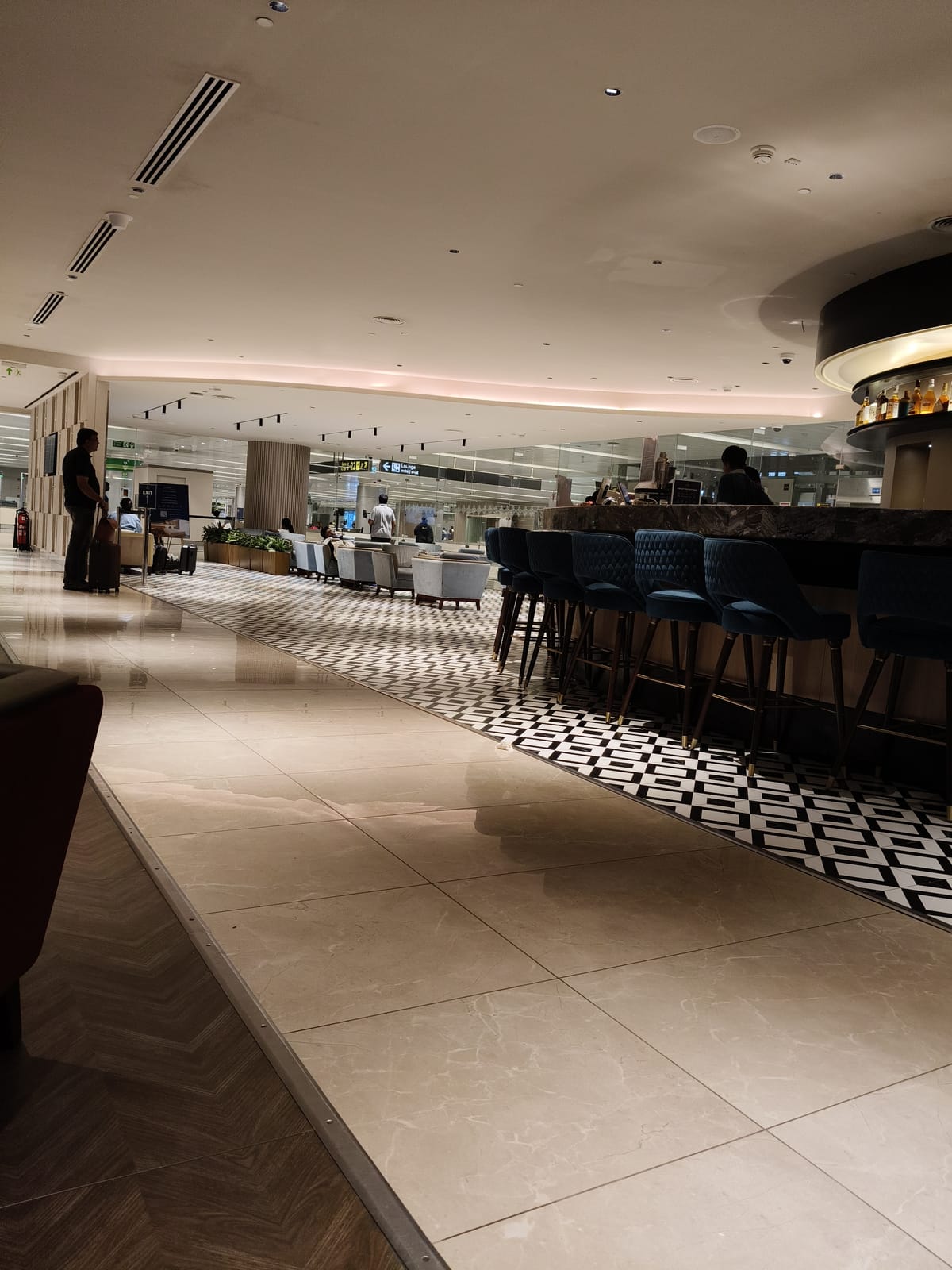Transit Hotel By Plaza Premium Lounge — 3