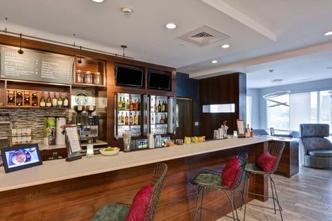 Courtyard by Marriott Long Island Islip/Courthouse Complex — 4