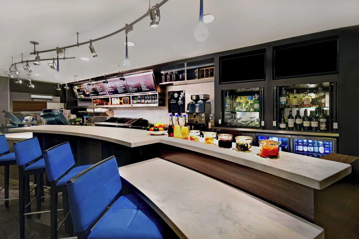 Courtyard by Marriott Republic Airport Long Island/Farmingdale — 2