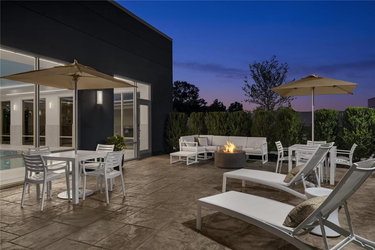 Hampton Inn & Suites by Hilton Long Island Farmingdale — 1