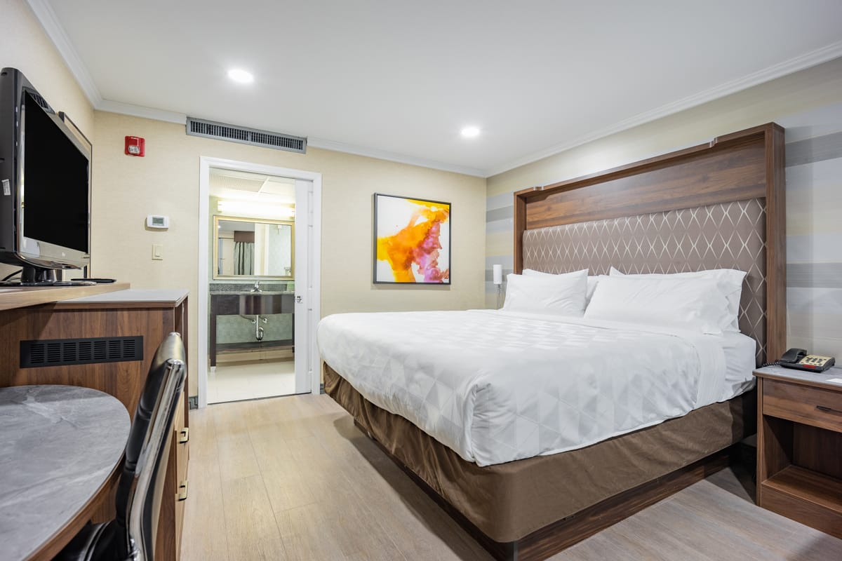 Holiday Inn Plainview-Long Island by IHG — 3