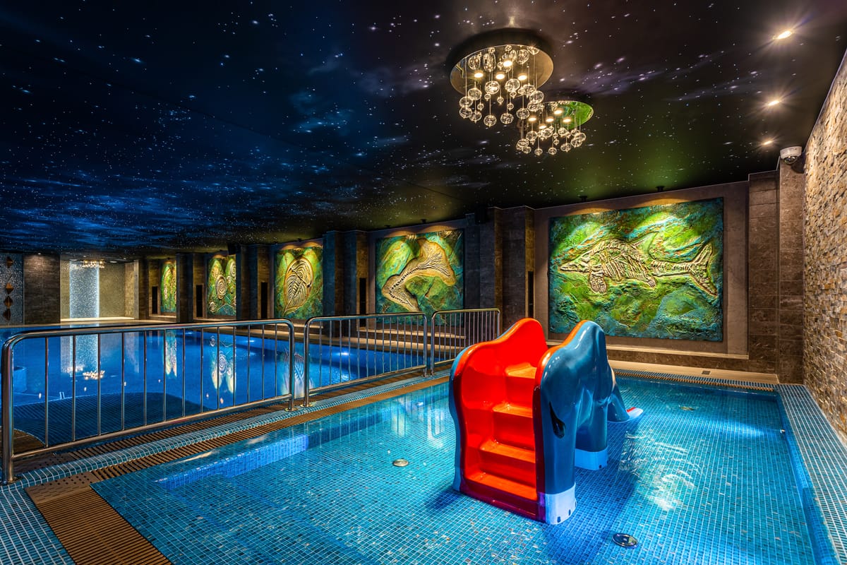 Kravt Nevsky Hotel and Spa — 1