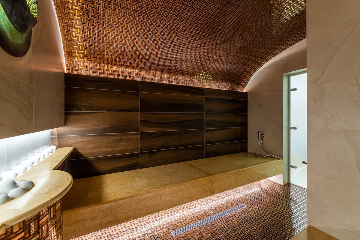 Kravt Nevsky Hotel and Spa — 2