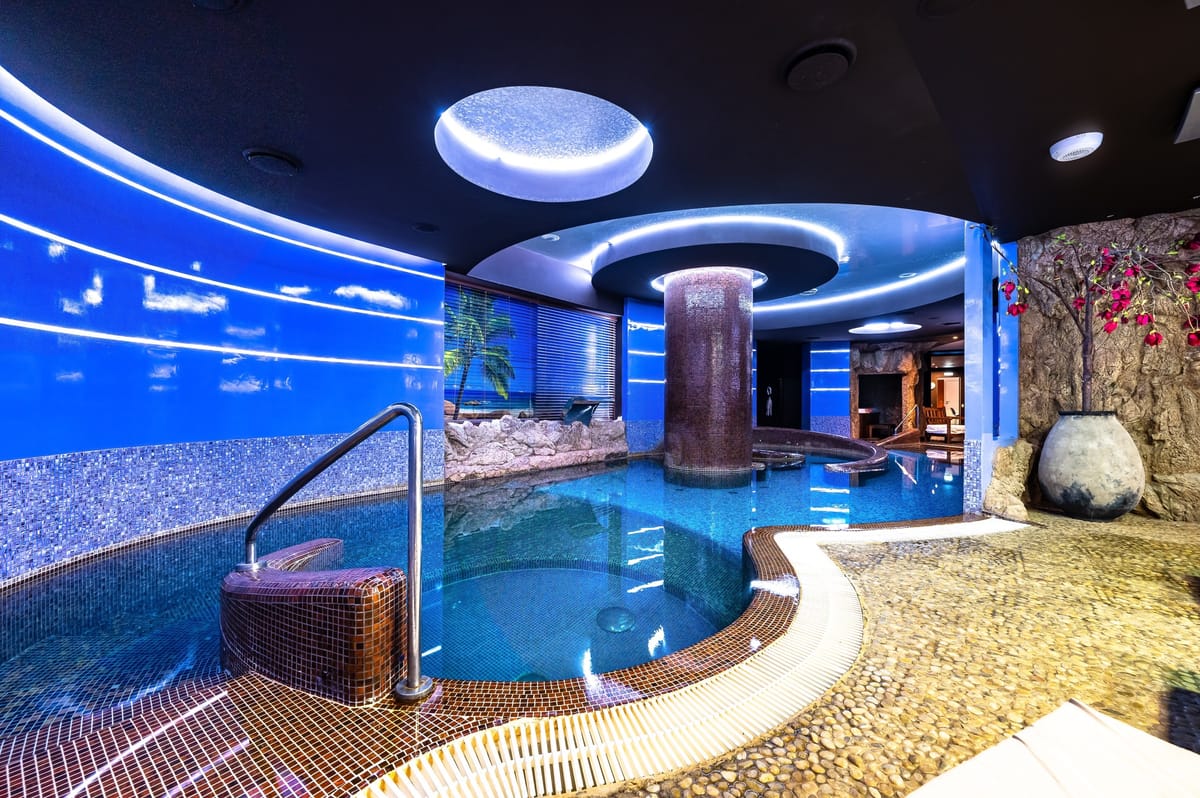 Moscow Hotel In Saint-Petersburg — 1