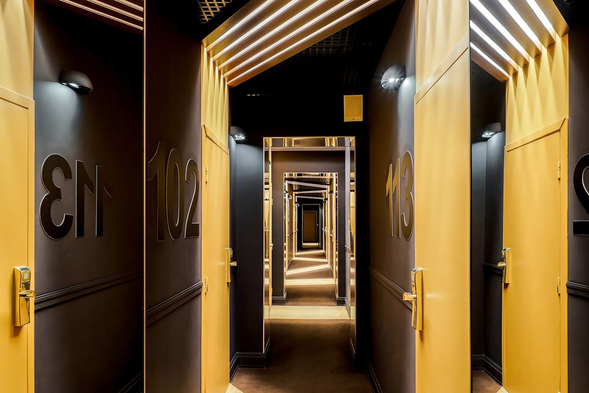 Obuhoff Hotel — 2