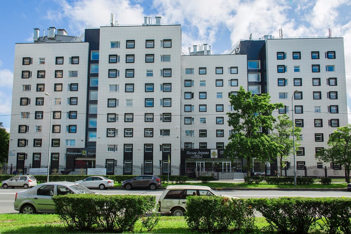 White Tree Hotel — 4