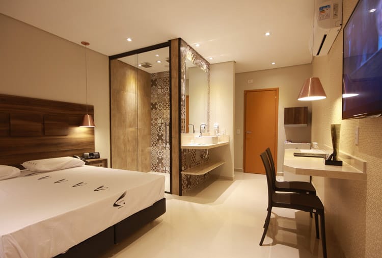 Guess Hotel e Motel — 1