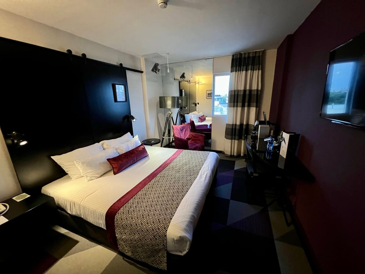 Cinema Hotel — 4