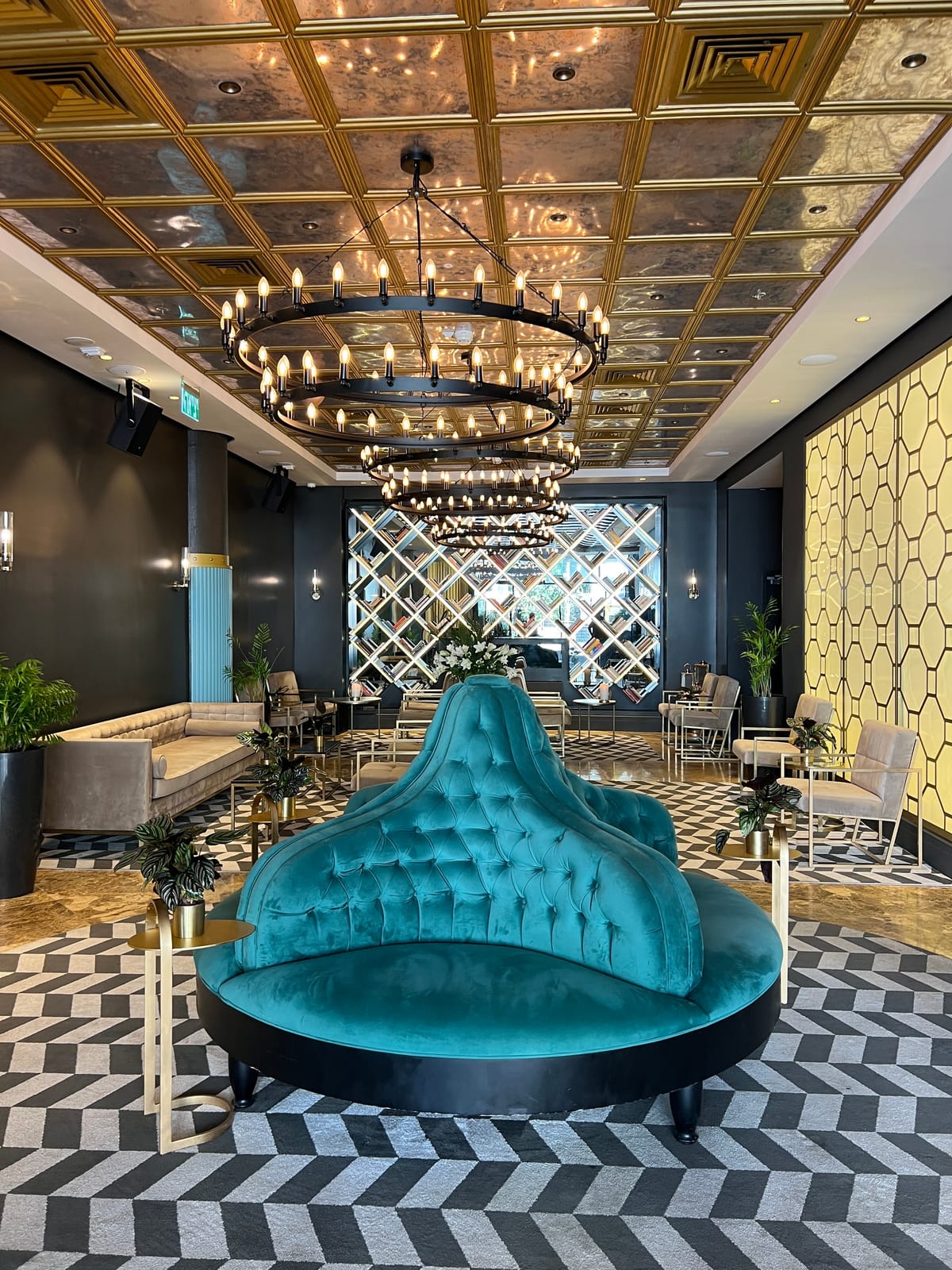 דברה בראון | Debrah Brown by Brown Hotels — 1
