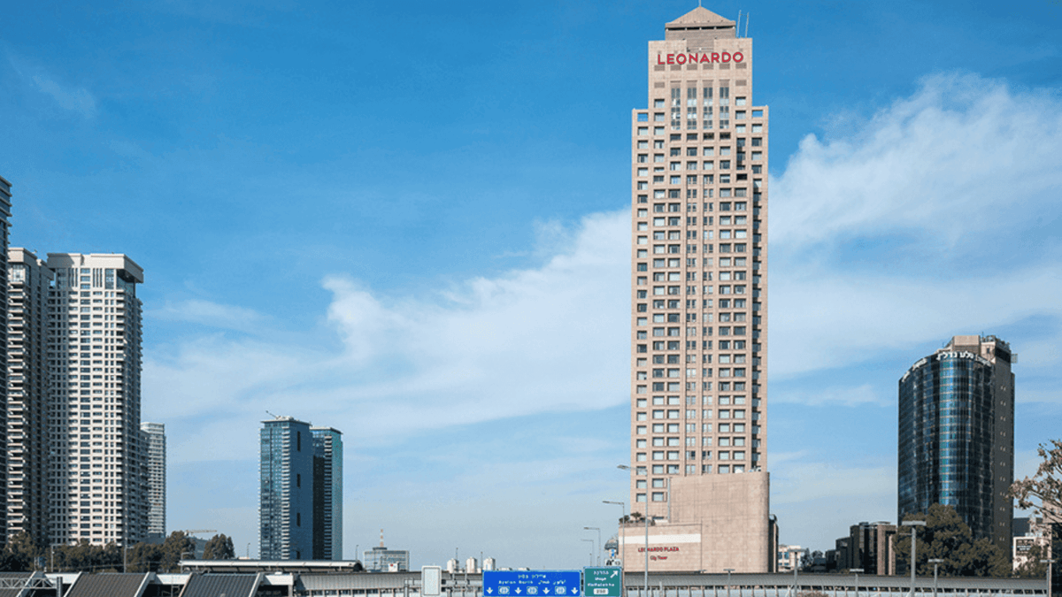 Leonardo Plaza City Tower — 1