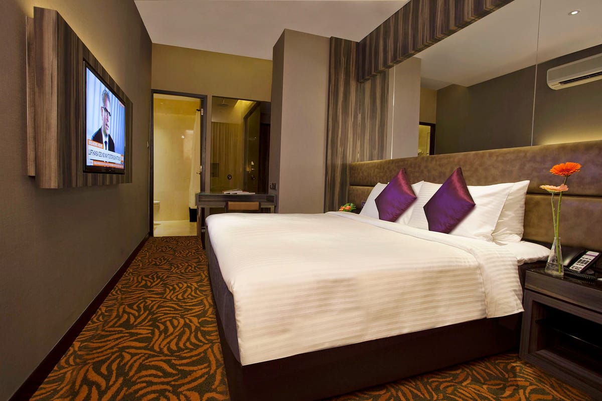 Aqueen Hotel Paya Lebar — 1
