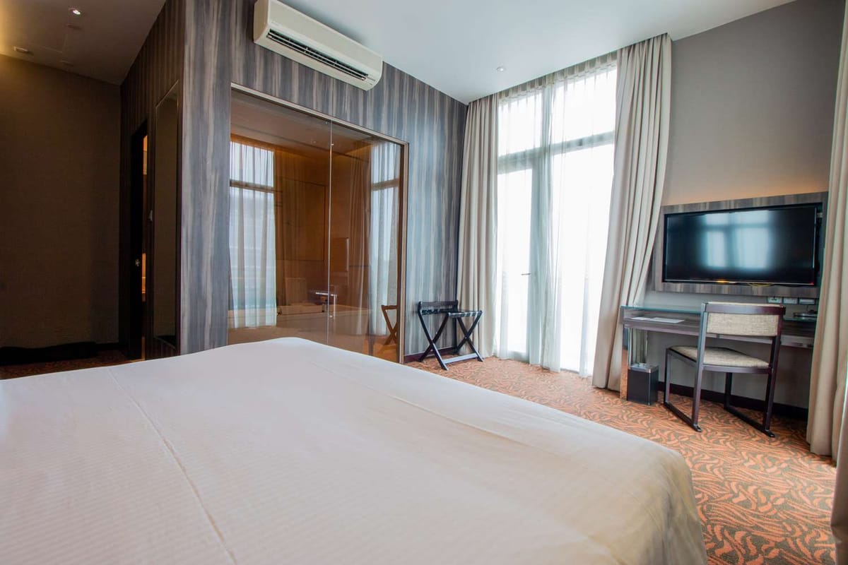 Aqueen Hotel Paya Lebar — 3