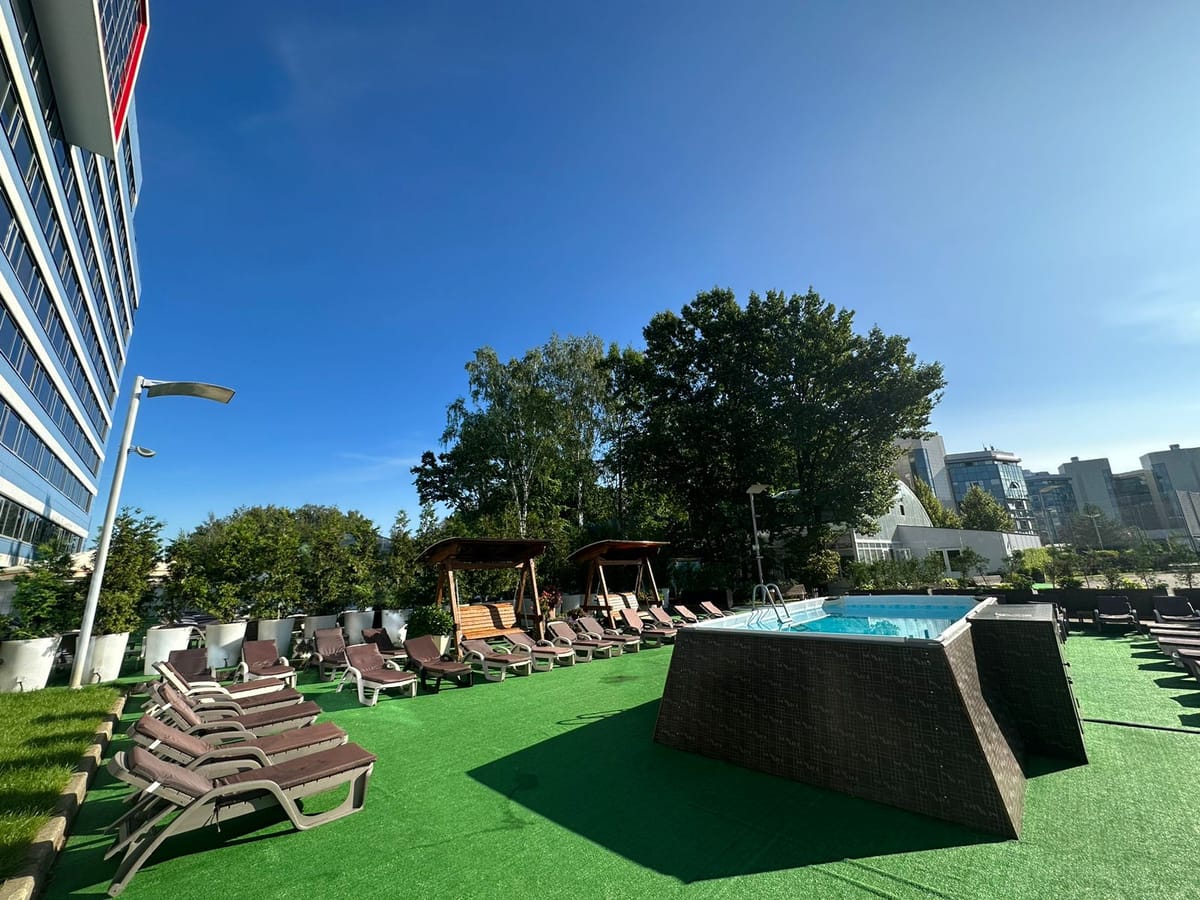 SkyPoint Hotel — 3