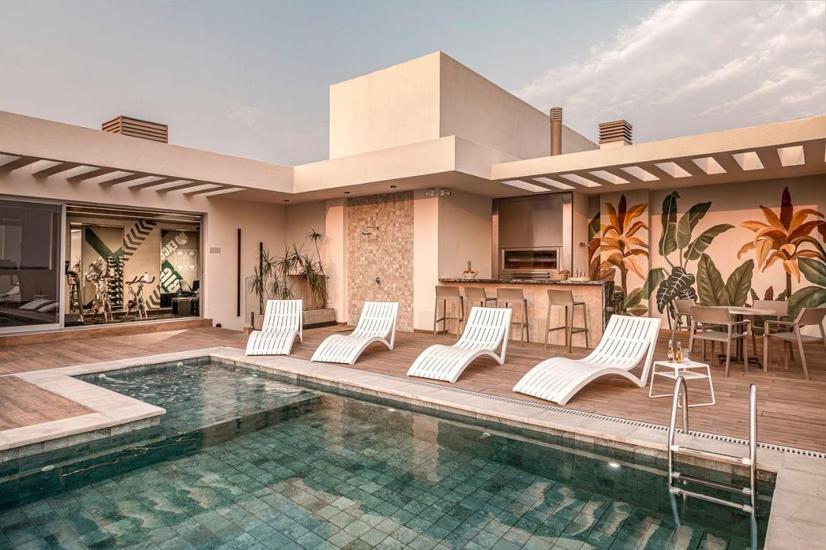 Houze Stay & Residences by Ava — 1