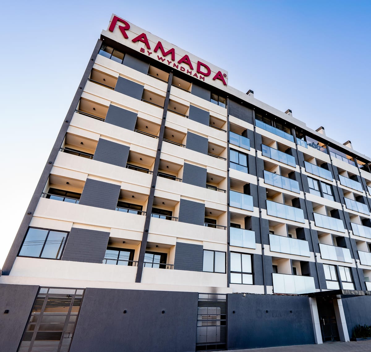 Ramada Suites By Wyndham Asuncion Aeropuerto — 4