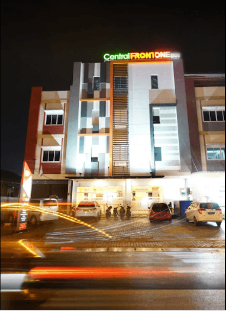 Central Front One Inn Jakarta Airport — 1