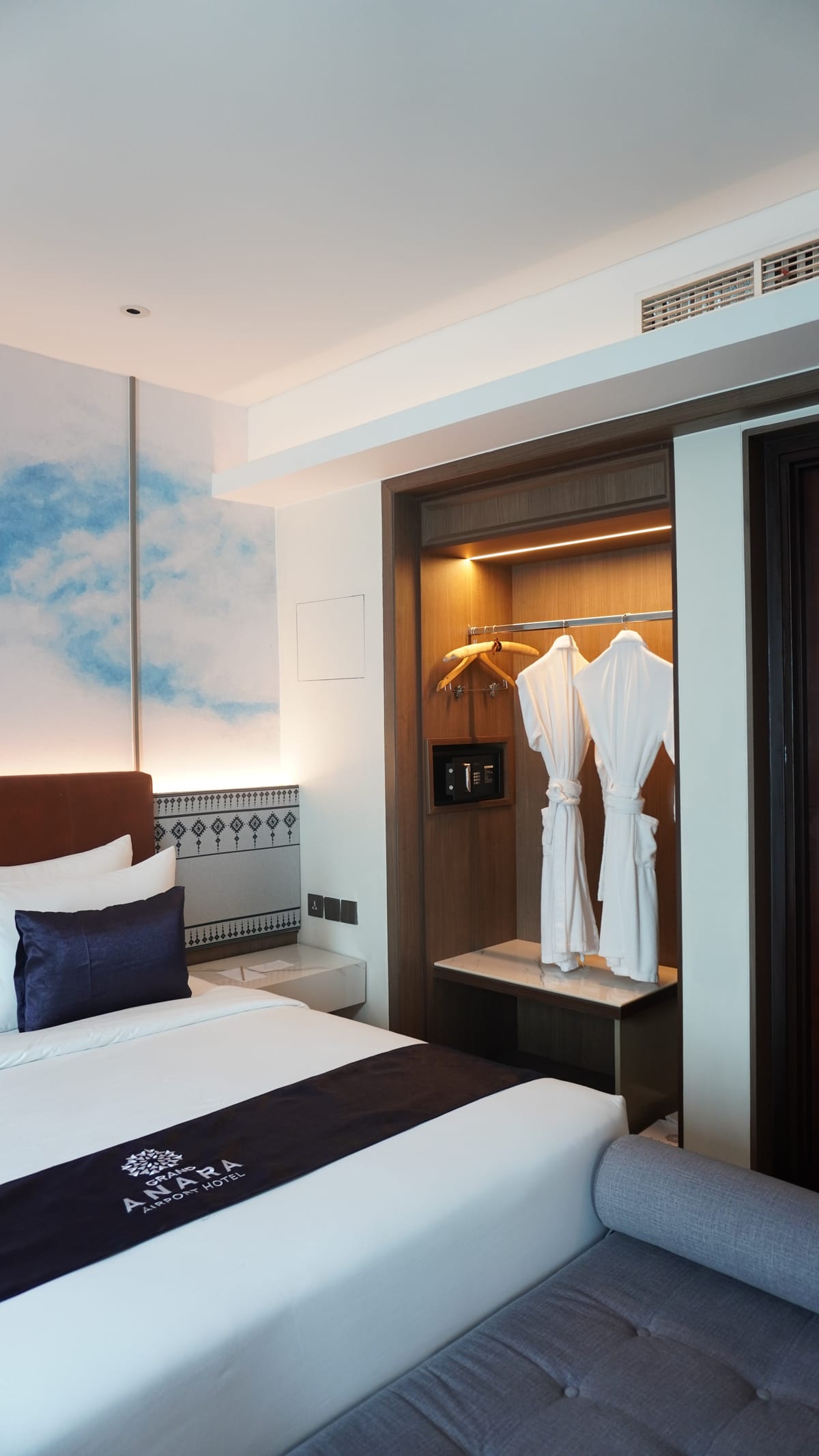 Grand Anara Airport Hotel — 2