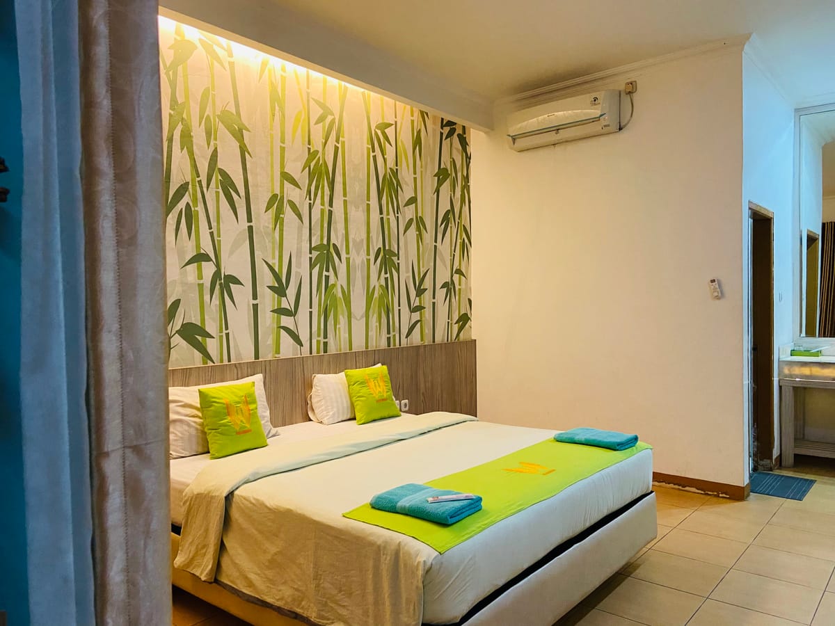 HOTEL HUSWAH AIRPORT — 1