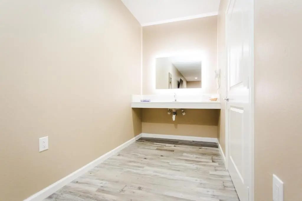 Budget Host Inn and Suites — 3