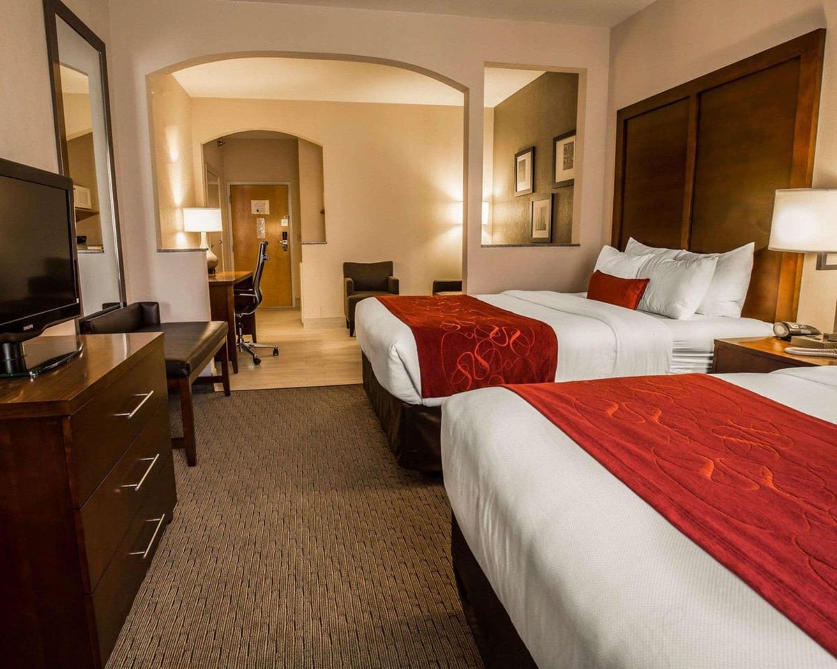 Comfort Suites Stafford Sugarland — 4
