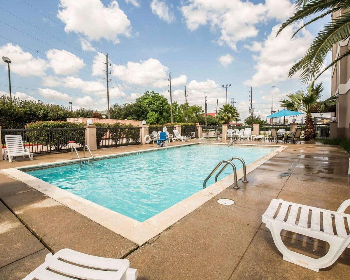 Comfort Suites Stafford Sugarland — 5
