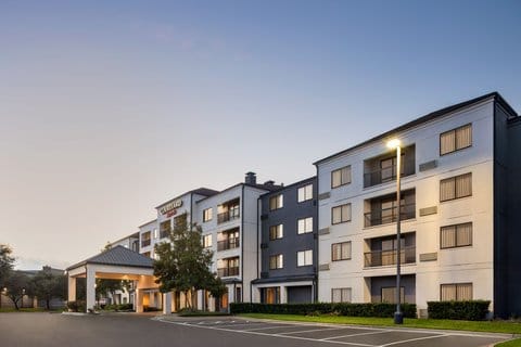 Courtyard by Marriott Houston Sugar Land/Stafford — 2