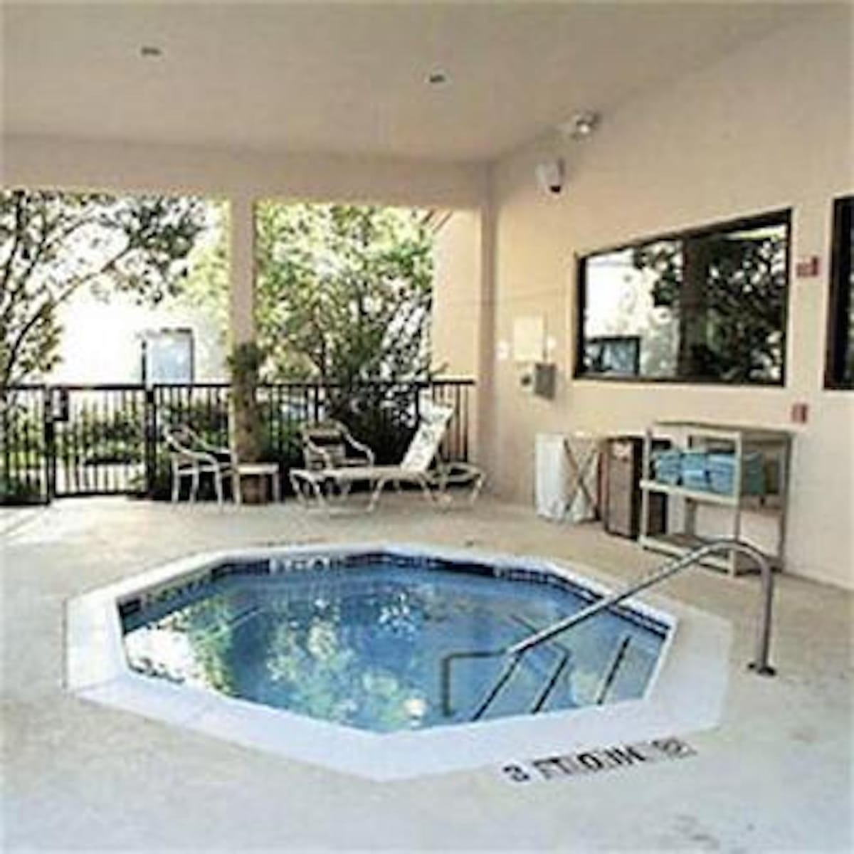 Courtyard by Marriott Houston Westchase — 4