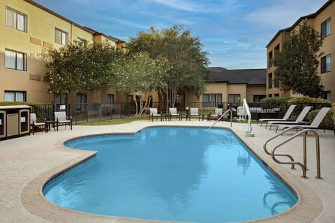 Courtyard by Marriott Houston Westchase — 5