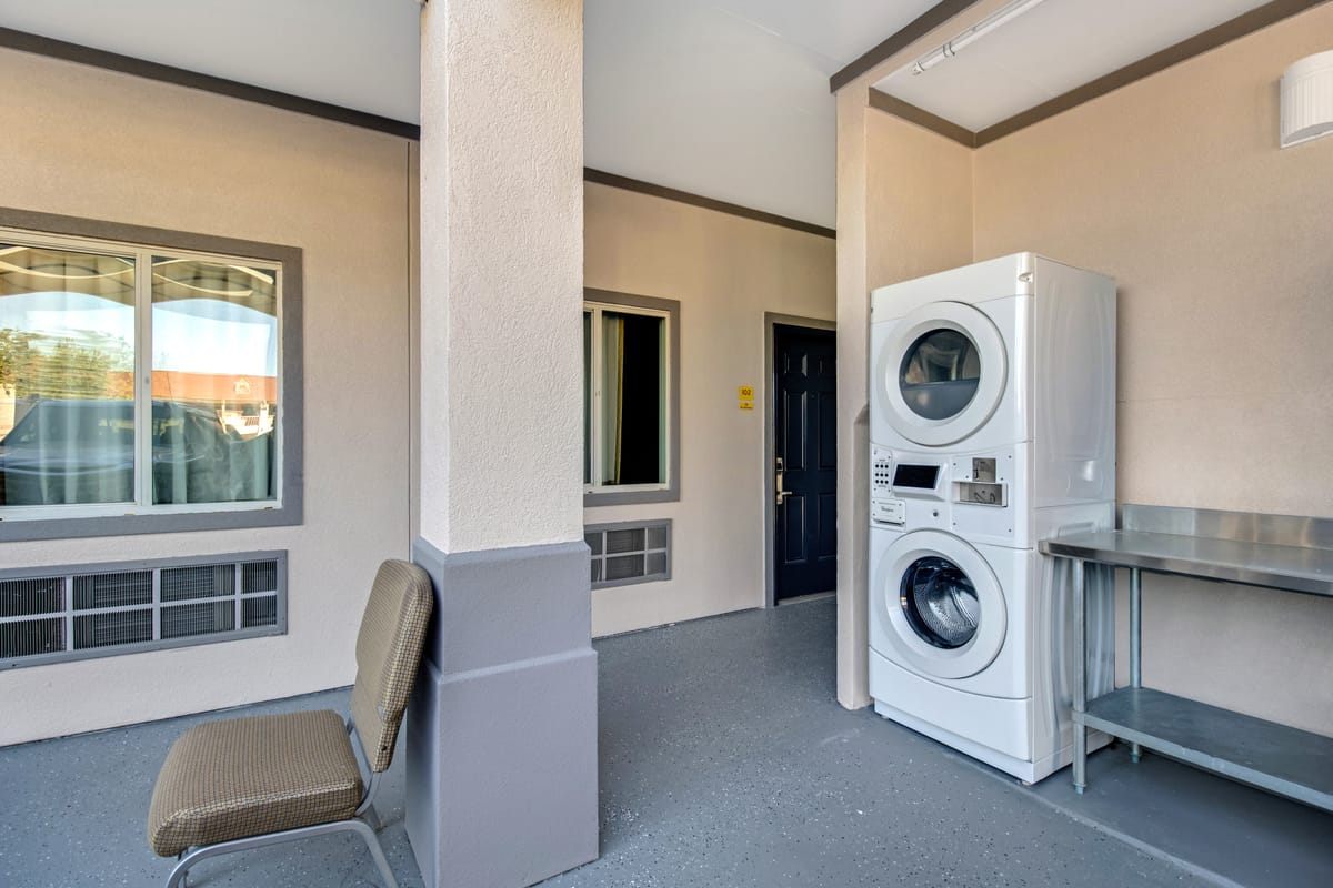Executive Inn & Suites — 1