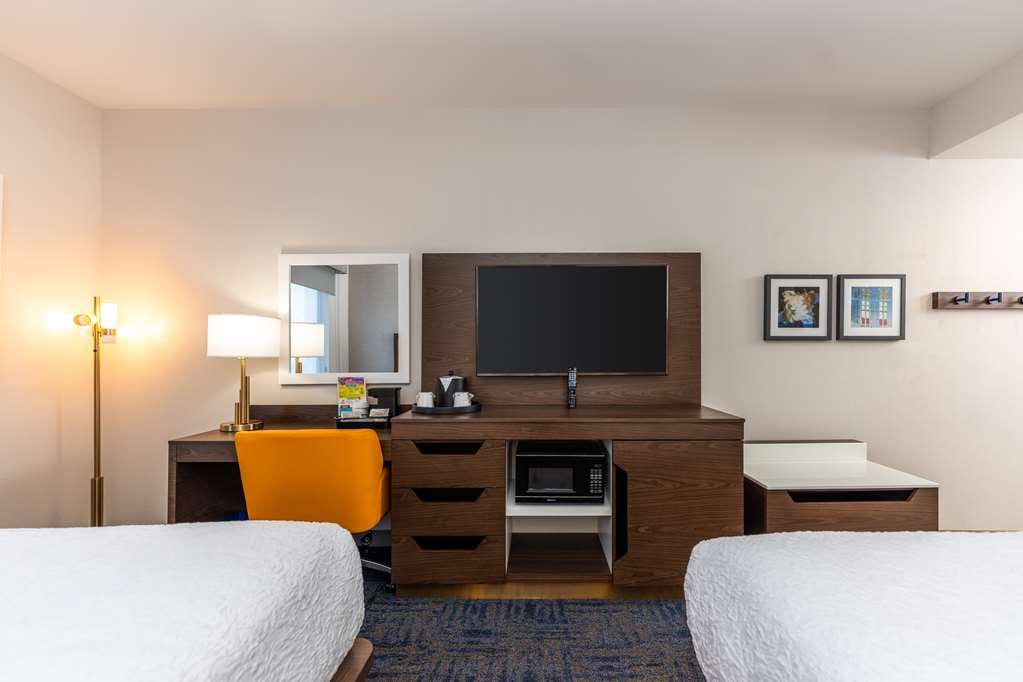 Hampton Inn & Suites Houston Sugar Land — 3