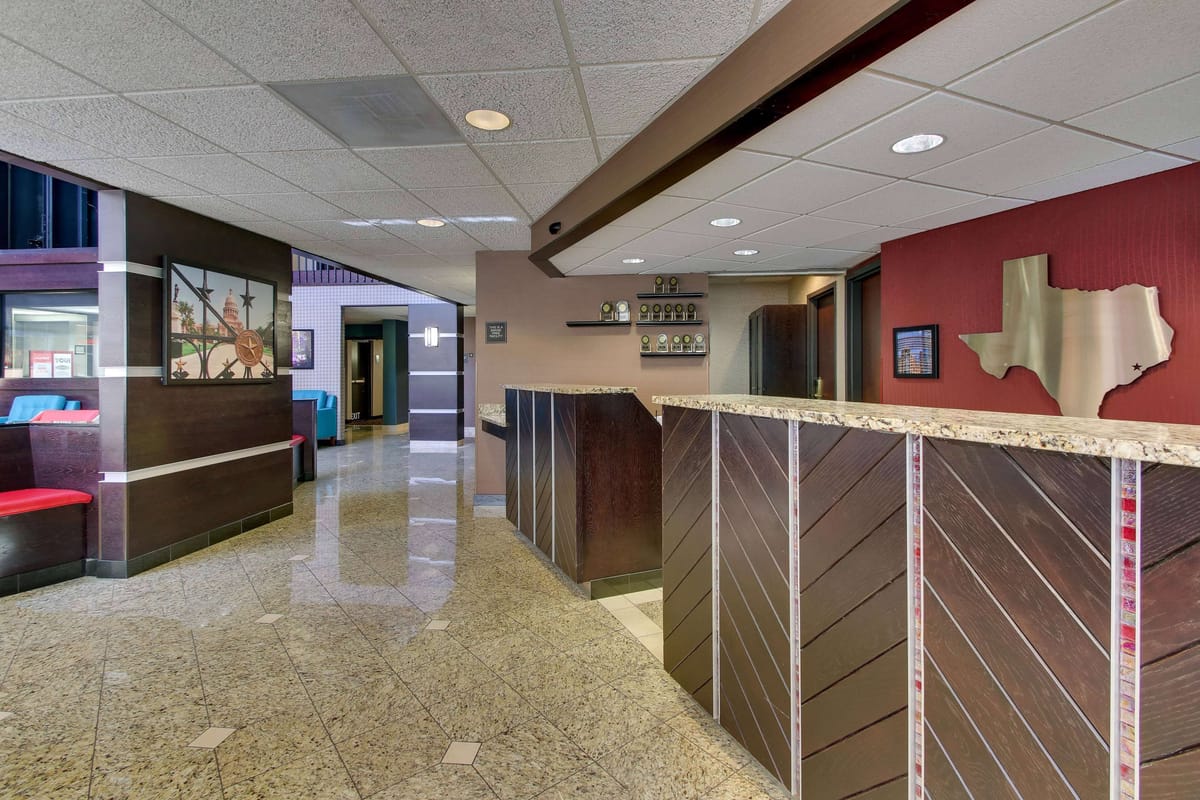 Heritage Inn Suites Houston/Sugar Land, Trademark by Wyndham — 4