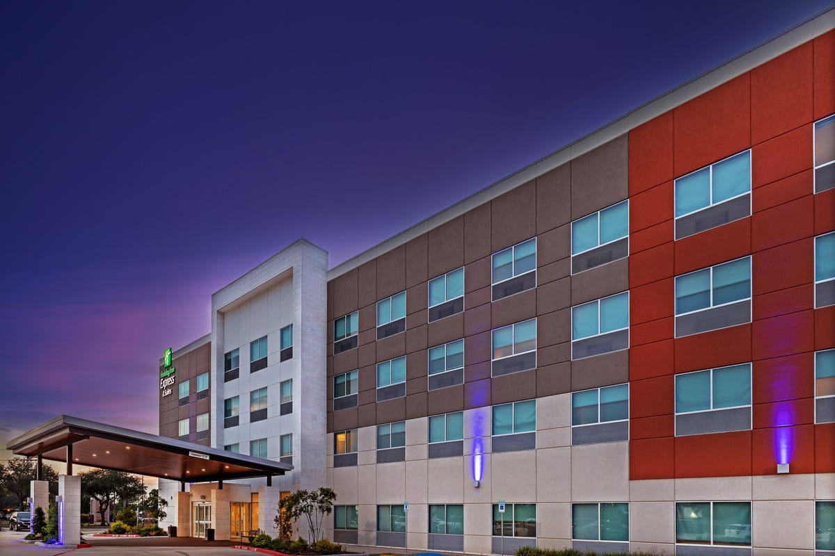 Holiday Inn Express & Suites Stafford NW - Sugar Land by IHG — 2