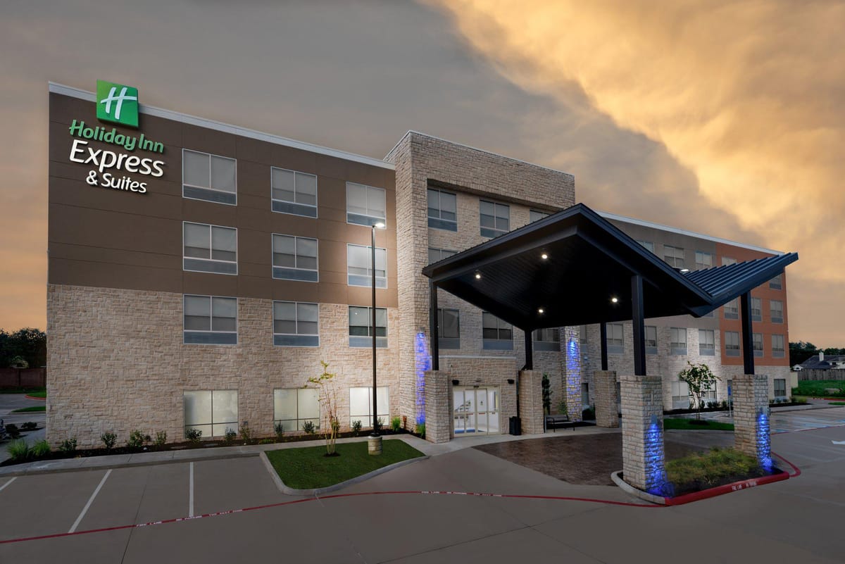 Holiday Inn Express & Suites Sugar Land SE - Missouri City by IHG — 2