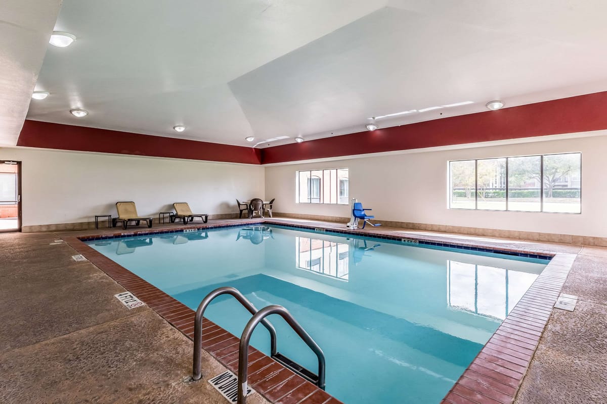 Sleep Inn & Suites Stafford - Sugarland — 2