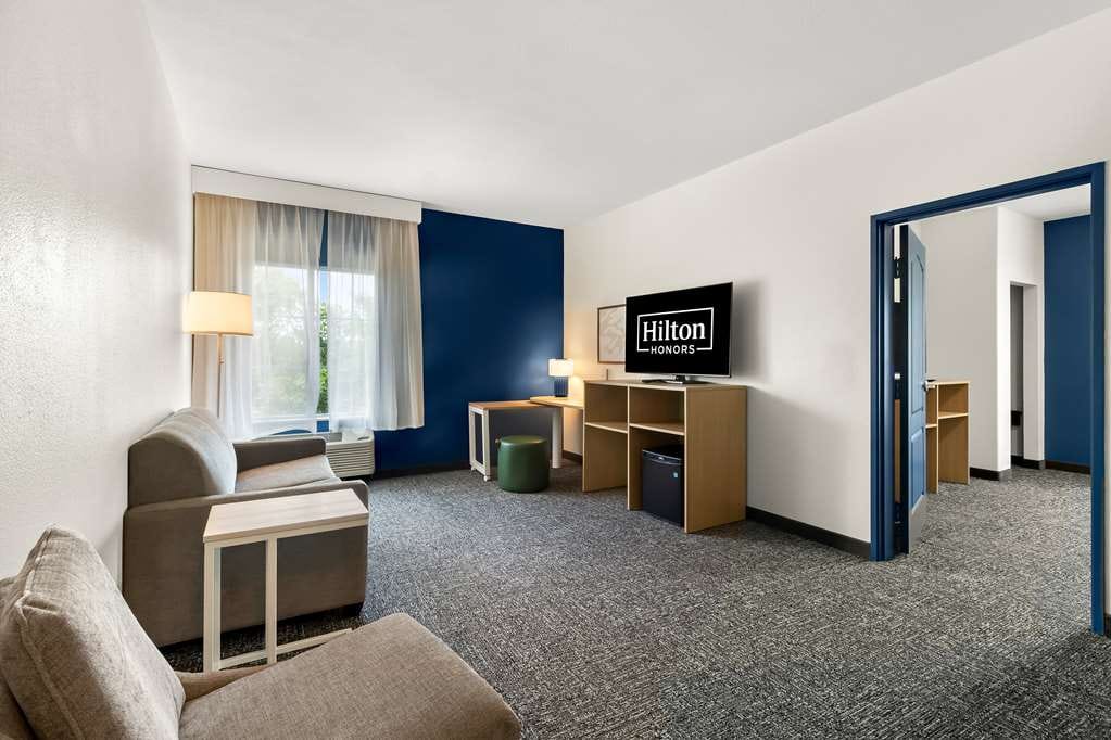 Spark by Hilton Missouri City Sugar Land — 2