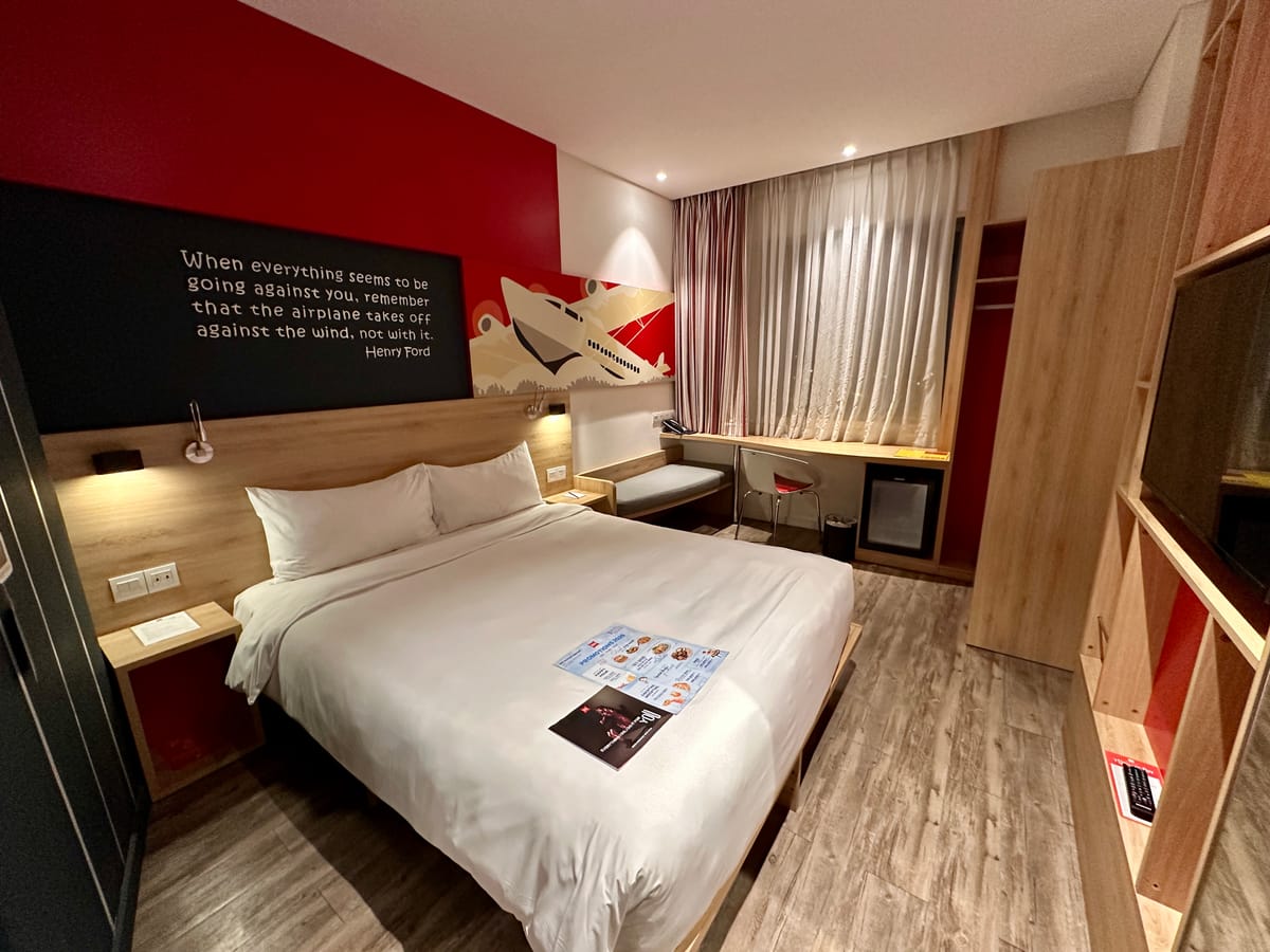ibis Saigon Airport Hotel — 4