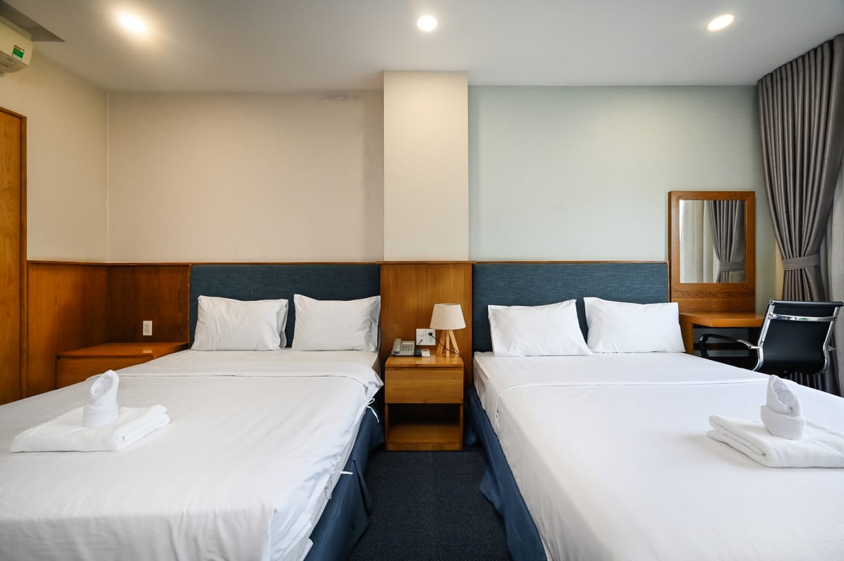 Sunshine Airport Hotel — 4