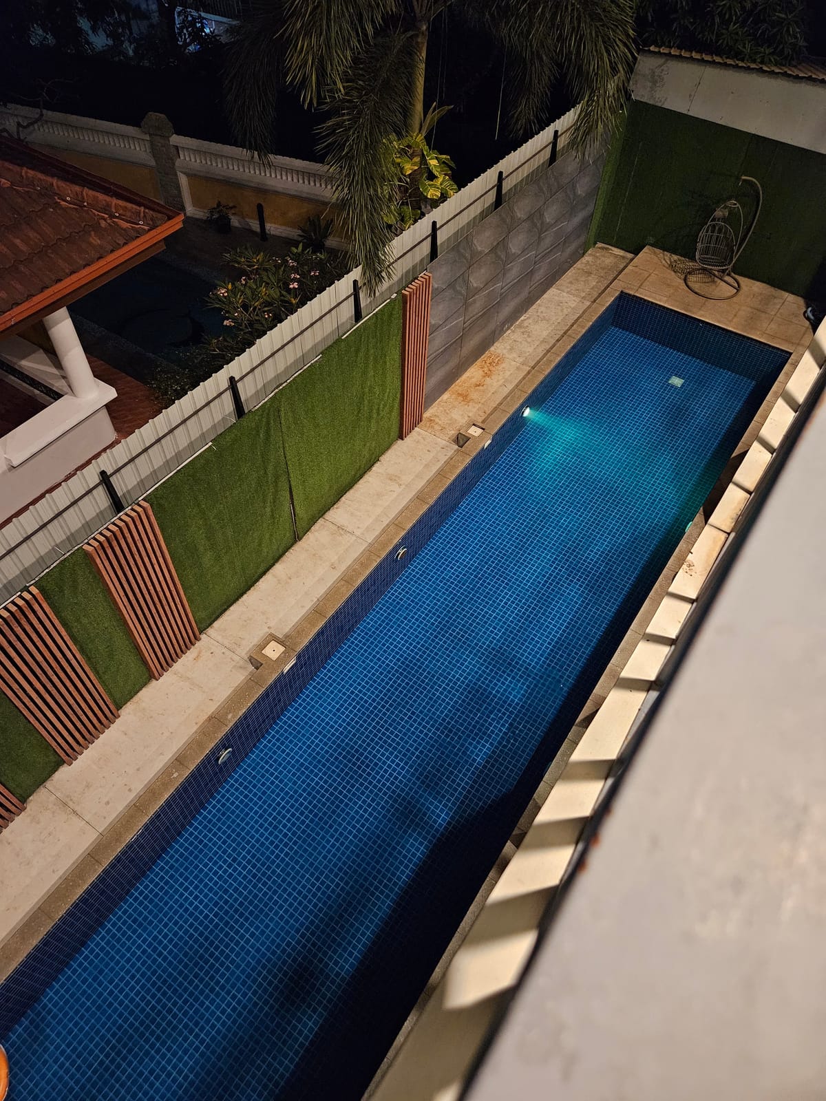 Airport Avenue Hotel — 5