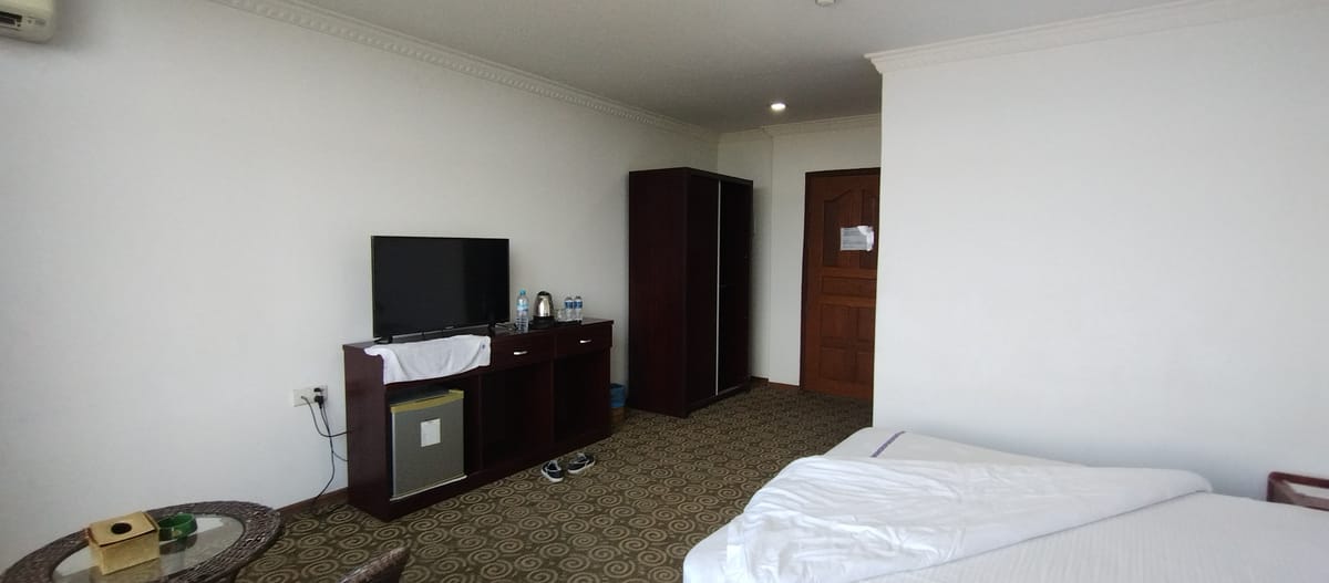 Diamond Lake Hotel — 3